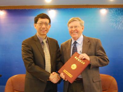 Maurice Brookhart教授受聘太阳集团官网客座教授
